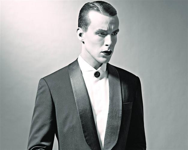 Cem Adrian at Jolly Joker