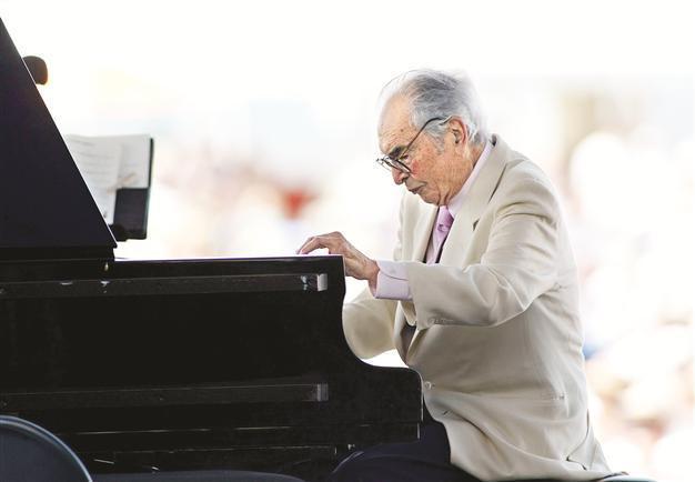 Jazz great Brubeck ‘takes five’