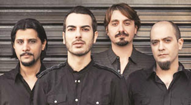 Mor ve Ötesi on stage at Jolly Joker