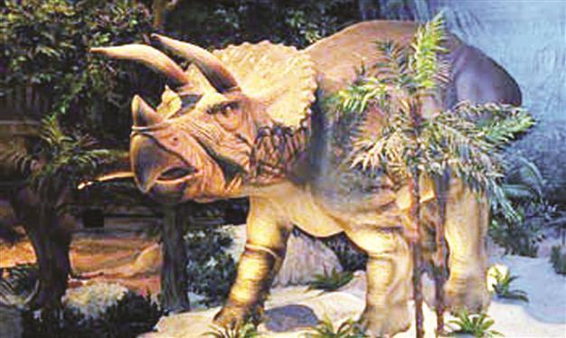 Jurassic Land brings dinosaurs to life