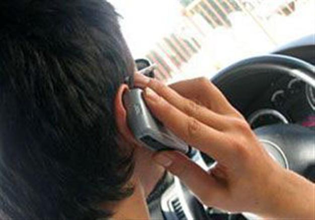 Turks spend five hours on phone every month