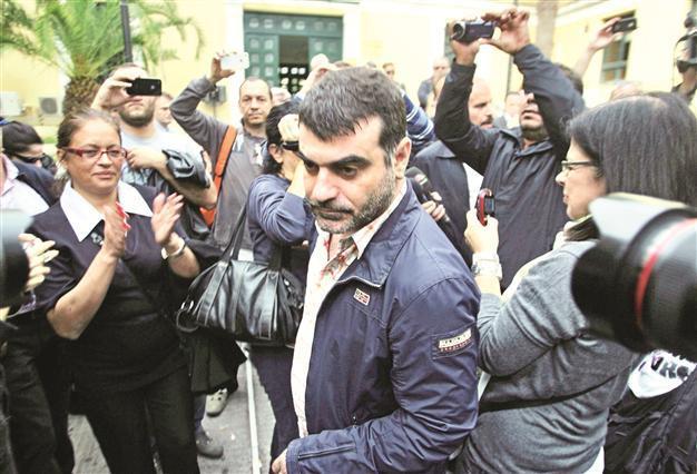 Greek TV journalists stop work against censorship