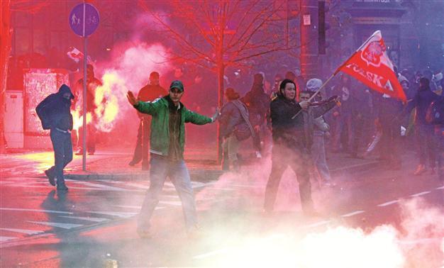 Polish national day march turns violent