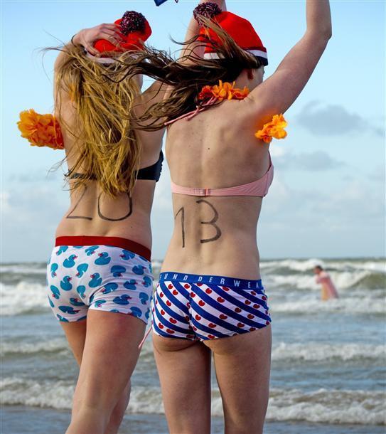 Record 40,000 Dutch in New Year North Sea dip
