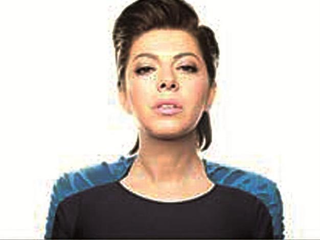 Özge Fışkın storms Istanbul stage