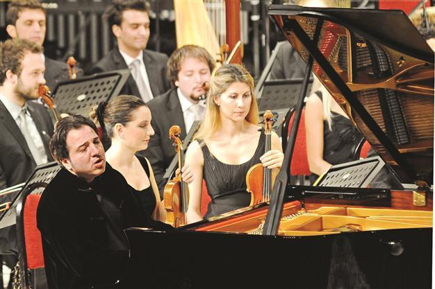 Piano Festival opens with Say in Antalya