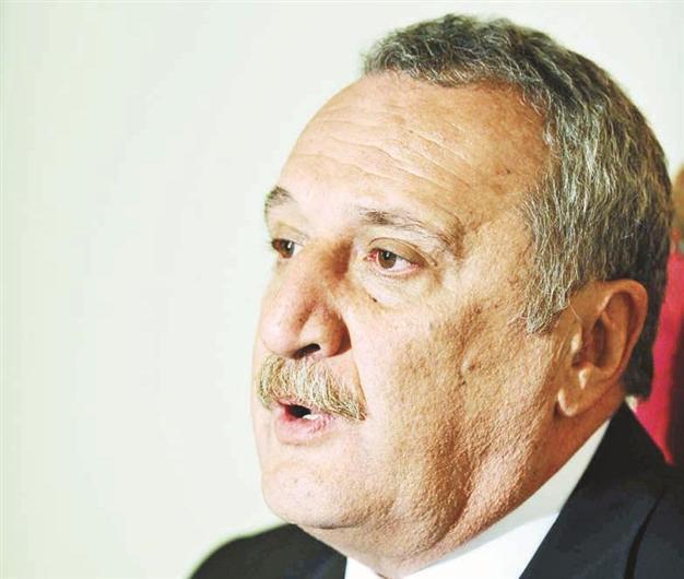 Ağar speaks off-the-record to commission