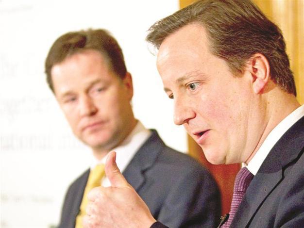 Cameron and Clegg pledge no split before 2015