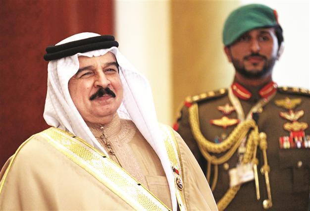 Bahrain king ‘awarded for democracy’