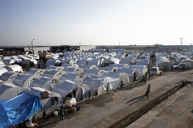 Turkey appoints governor for Syrian refugees at borders