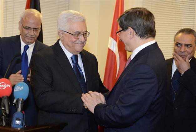 Turkish FM hosts reception in honor of Palestine