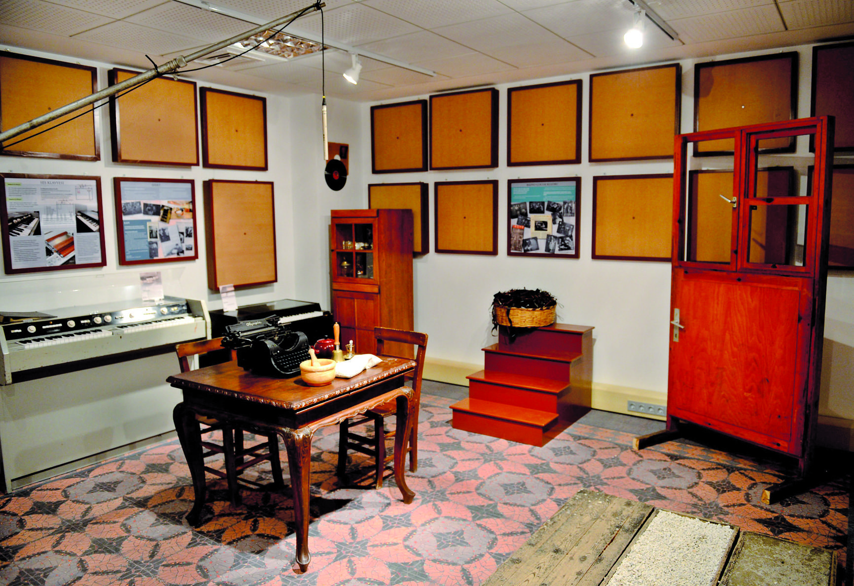 TRT mirrors history of Turkey’s broadcasting at a new museum