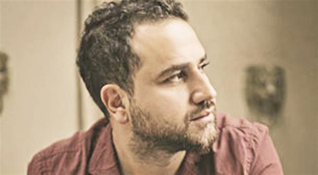 Bora Duran on Dada stage