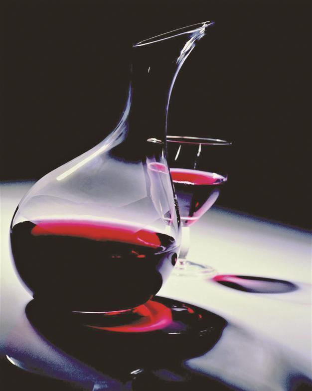 Art, wine mix at Four Seasons