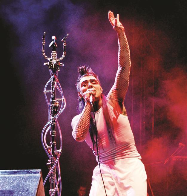 Hayko Cepkin at Jolly Joker