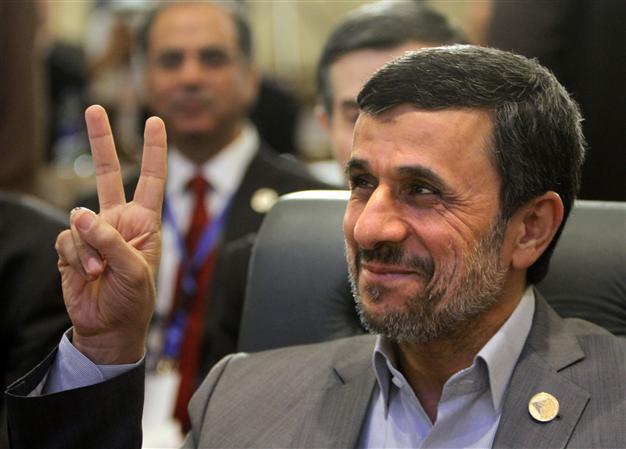 Ahmadinejad urges negotiations, elections in Syria
