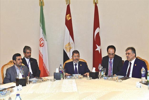 Turkey, Iran, Egypt working together on framework for Syria: Turkish President Gül