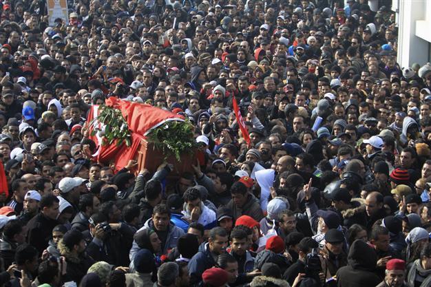 Tunisia says one policeman dead, 375 arrests in unrest