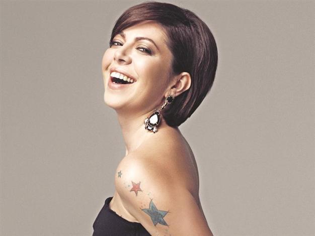 Özge Fışkın storms Istanbul