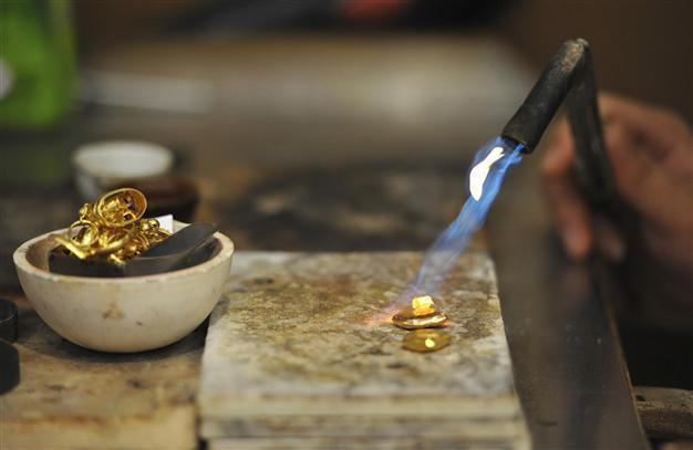China 2012 gold output up nearly 12 pct