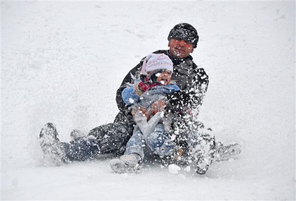 Heavy snow hits Turkey