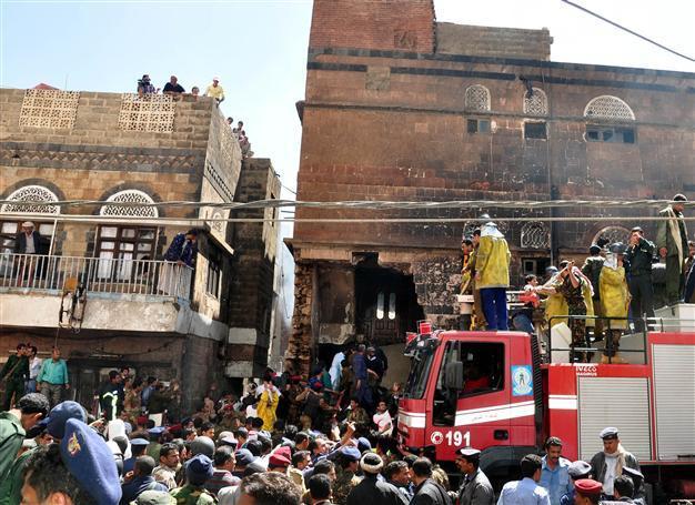 Yemen military aircraft crashes in Sanaa, kills 9