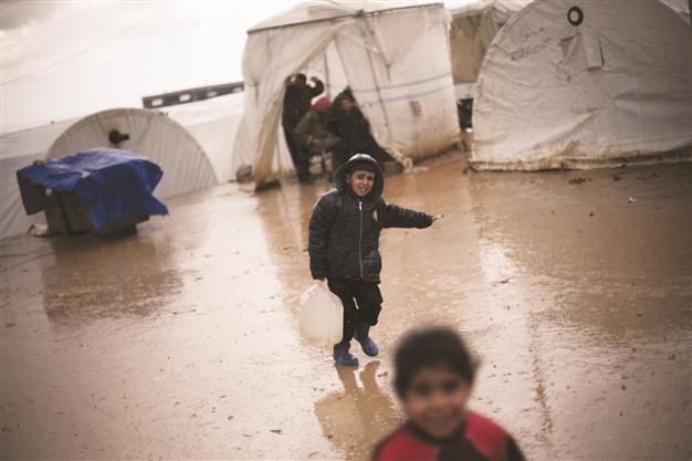Civil society steps in for aid to Syrians
