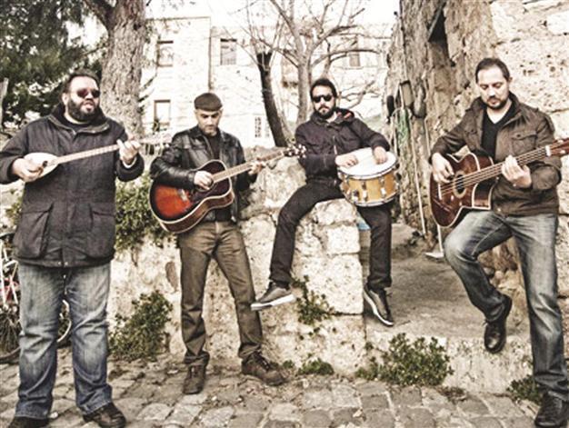 Kırka performs at Salon