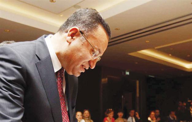 Turkish Deputy PM slams judge on trial ban