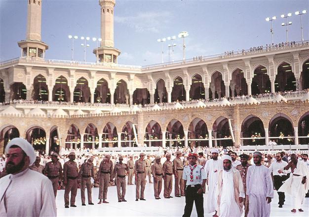 Sacred Ottoman porches under restoration in Mecca