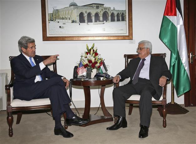 Abbas to Kerry: Release of prisoners key to resuming talks