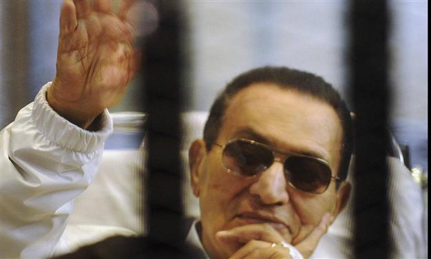 Judge in Mubarak retrial withdraws, case adjourned in seconds