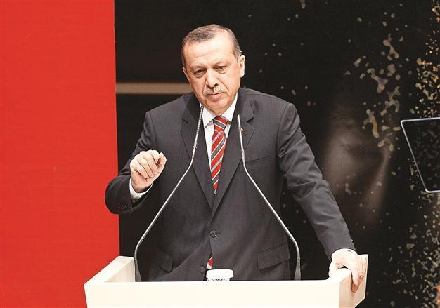 Turkish PM warns deputies, mayors of vote losses