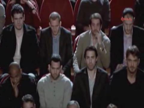 Anadolu Efes tricks basketball team: Classical music concert turns out to be giant choir