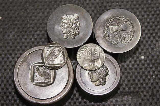 Coin model copies exported to abroad