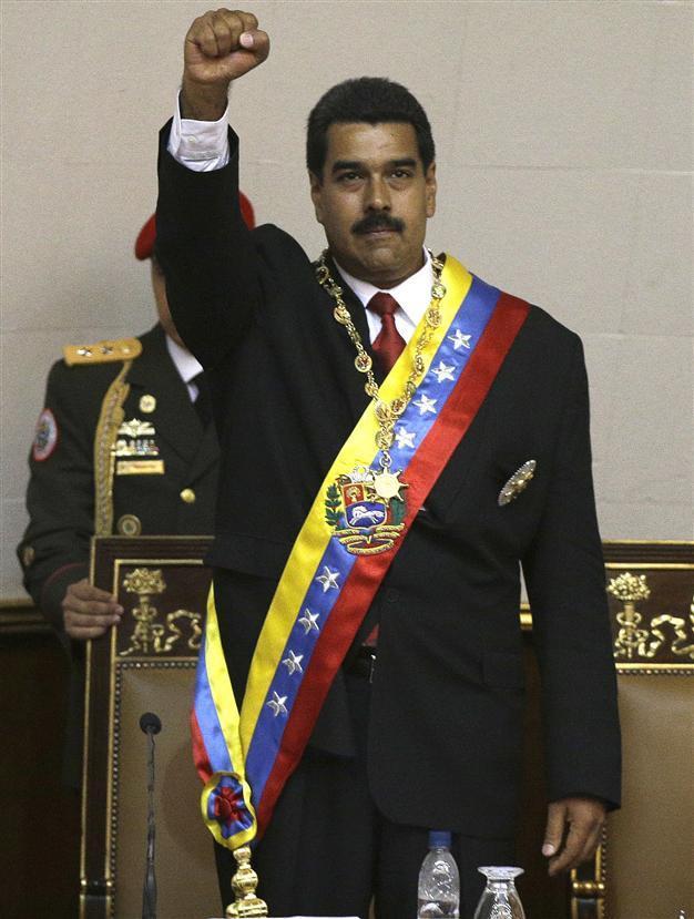 Venezuelas Maduro sworn in as president, calls for dialogue