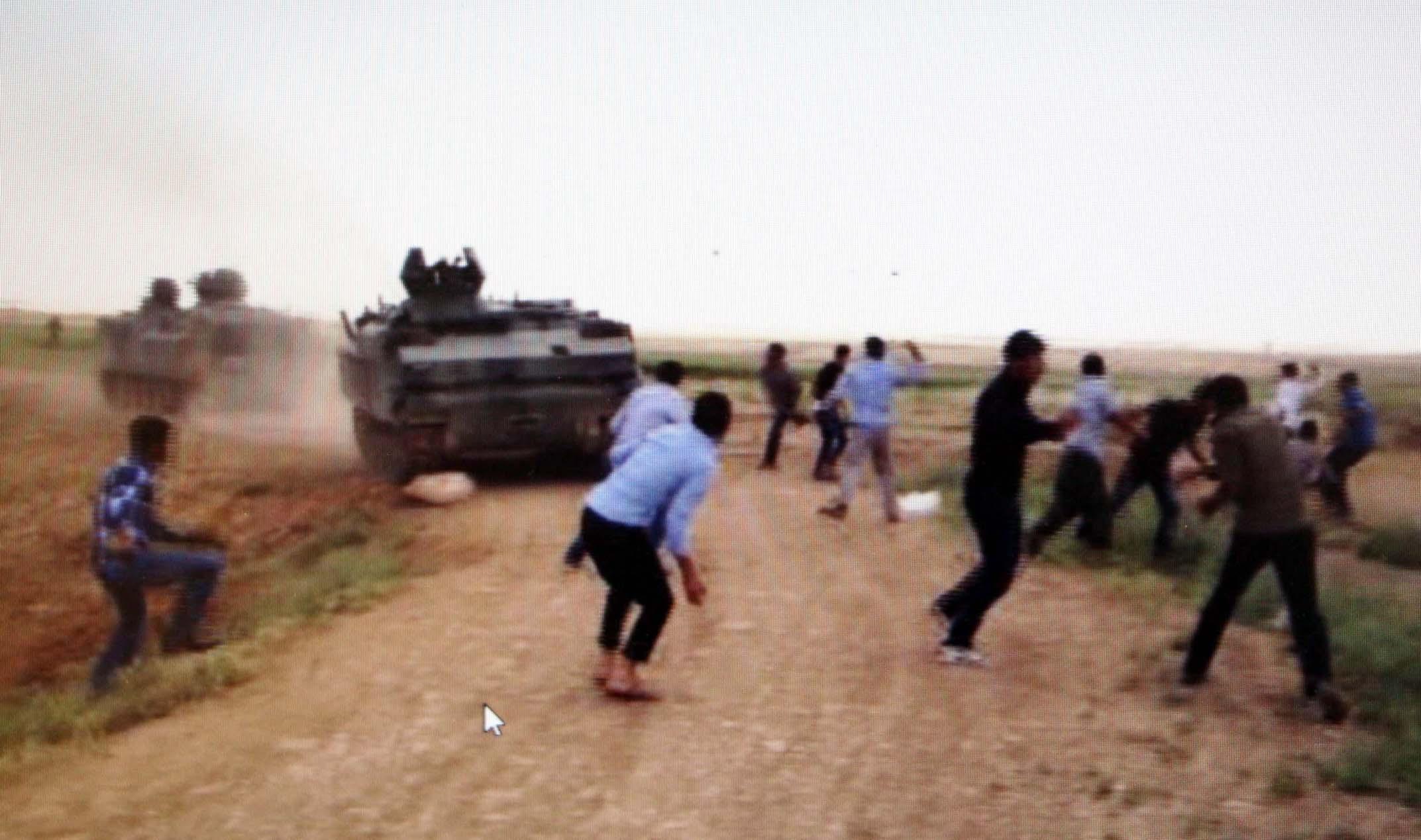 Scuffles erupt between suspected smugglers and soldiers near Syrian border