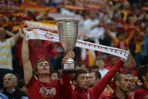 Lions of Galatasaray crowned champions after dominant victory