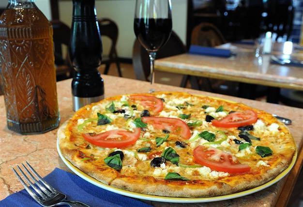 Russian man takes four hostage to demand pizza