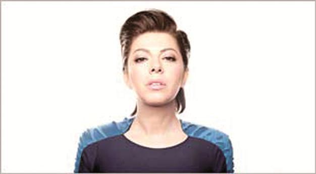 Özge Fışkın takes the stage in Taksim