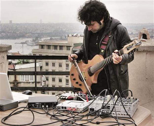 Erdem Helvacıoğlu performance