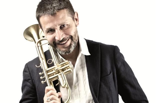 Uraz Kıvaner at Salon