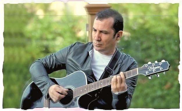 Ferhat Göçer on stage in Istanbul