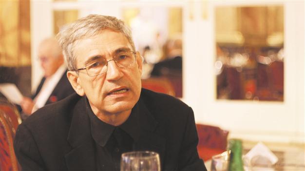 Nobel laureate Pamuk supports Gezi Park protests in Turkey