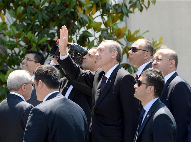 Turkish PM Erdoğan, parliament speaker hold emergency meeting