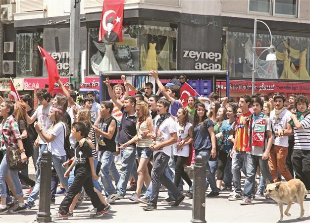Gezi Park protests hitting İzmir restaurateurs in the wallet