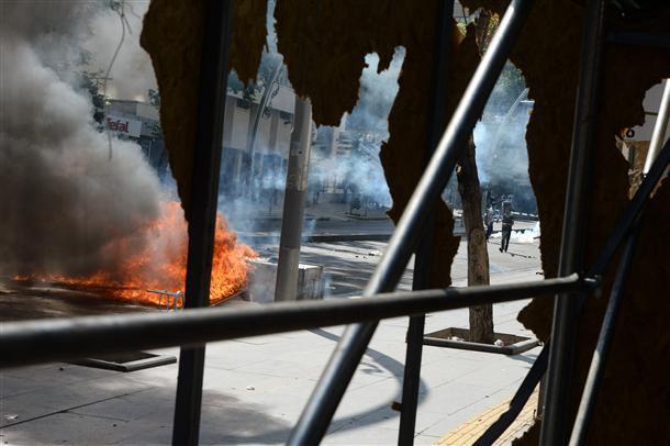 Police intervene in Ankara protests