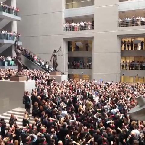 Thousands of Turkish lawyers protest detention of their colleagues