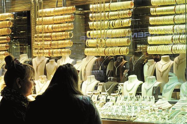 Strike decision at mint spurs gold price fears