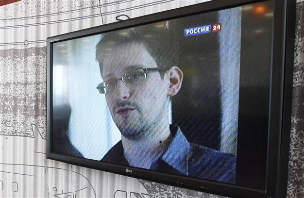 Snowden’s father: My son may return to US under conditions